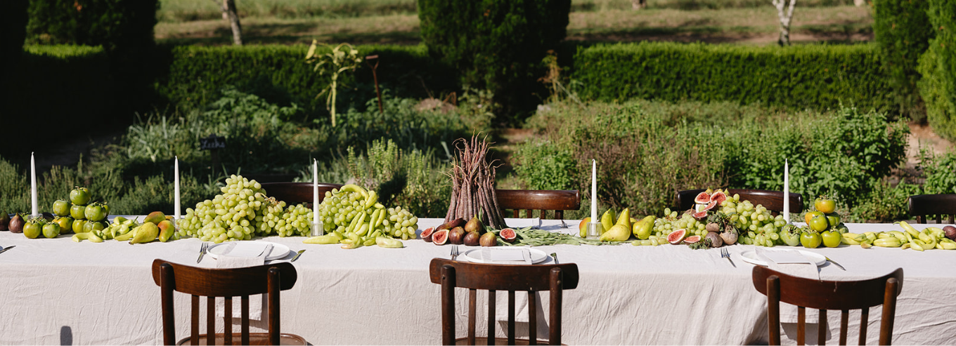 Outside dining table set-up at Krinklewood